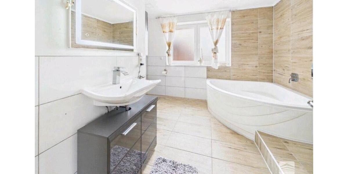 Etagenwohnung Heinsberg - 3 Zimmer, 135 m&sup2;, 1.100&euro; | Angebot:26005048