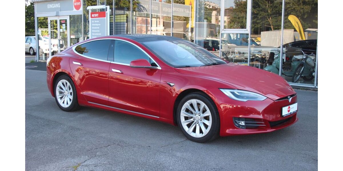 Tesla Model S 173.879 km 28.990 &euro; Krefeld 47803