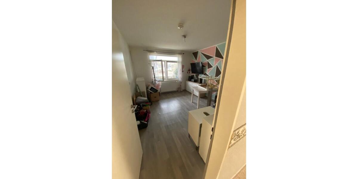Etagenwohnung Krefeld - 3 Zimmer, 93 m&sup2;, 730&euro; | Angebot:25545658