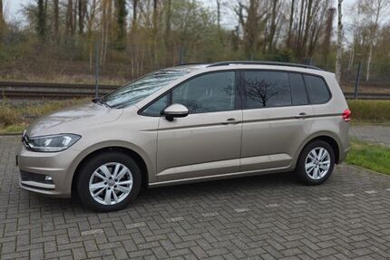 VW Touran 161.600 km 16.600 &euro; Geldern 47608