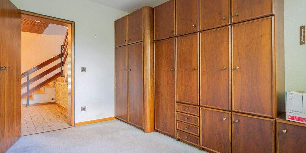 Einfamilienhaus Krefeld Inrath/Kliedbruch - 7 Zimmer, 166 m&sup2;, 549.000&euro; | Angebot:25800732