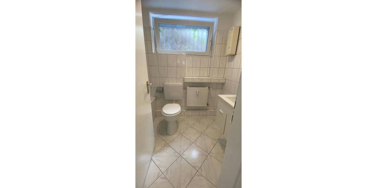 Etagenwohnung Düsseldorf Lohausen - 2 Zimmer, 77 m&sup2;, 1.400&euro; | Angebot:26933027