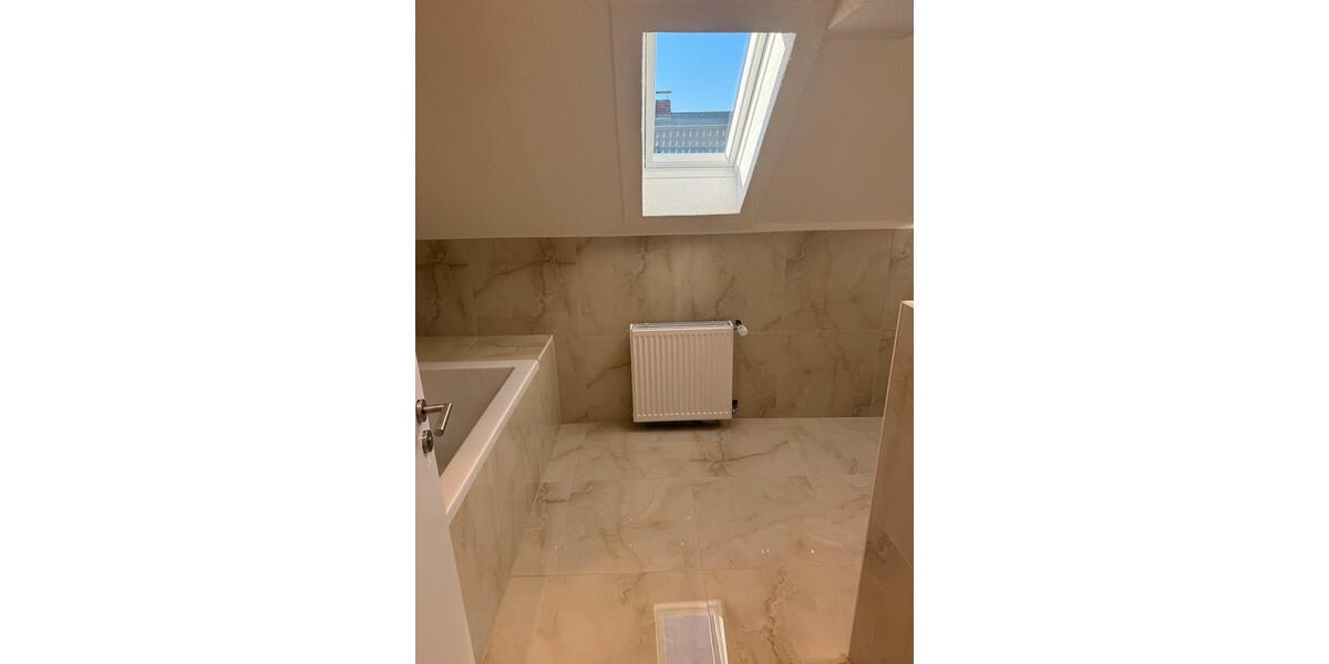 Dachgeschoßwohnung Krefeld - 2 Zimmer, 65 m&sup2;, 700&euro; | Angebot:25994299