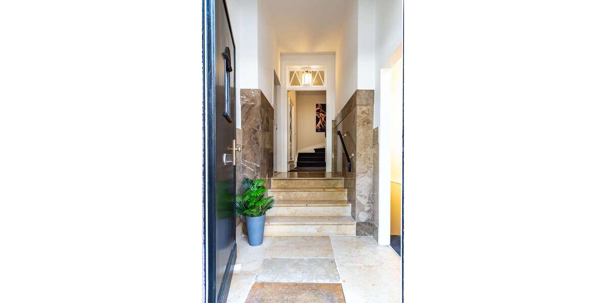 Einfamilienhaus Düsseldorf Oberkassel - 8 Zimmer, 323 m&sup2;, 2.990.000&euro; | Angebot:24669659