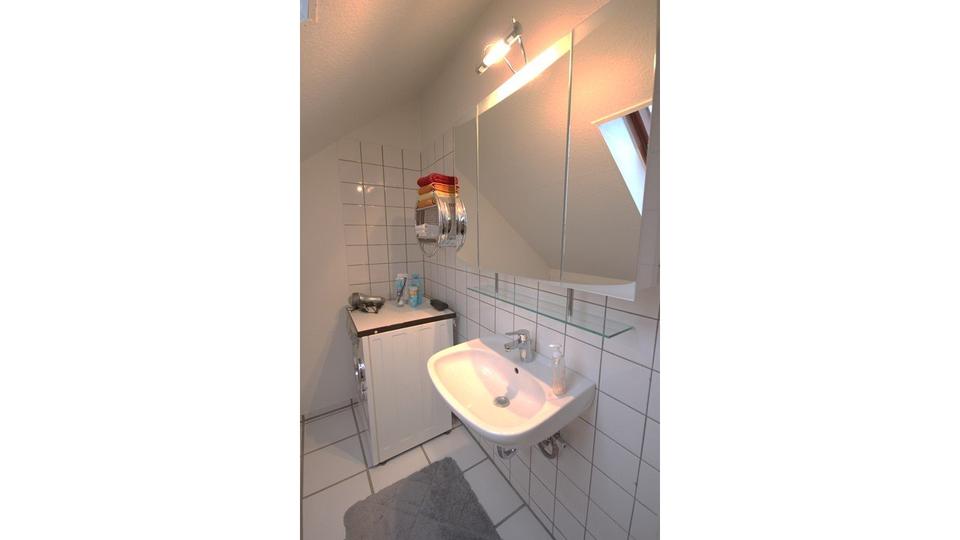 Dachgeschoßwohnung Mönchengladbach West - 2 Zimmer, 44 m&sup2;, 470&euro; | Angebot:25434217