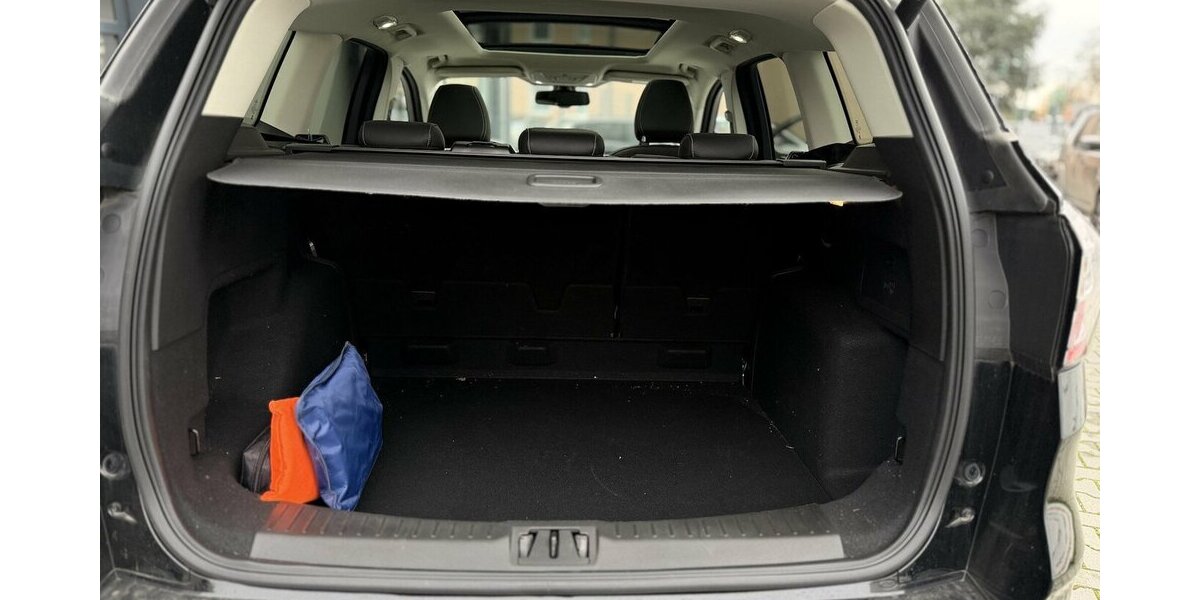 Ford Kuga Vignale / Panorama / Kamera / Keyless GO 34.000 km 22.490 &euro; Mönchengladbach 41066