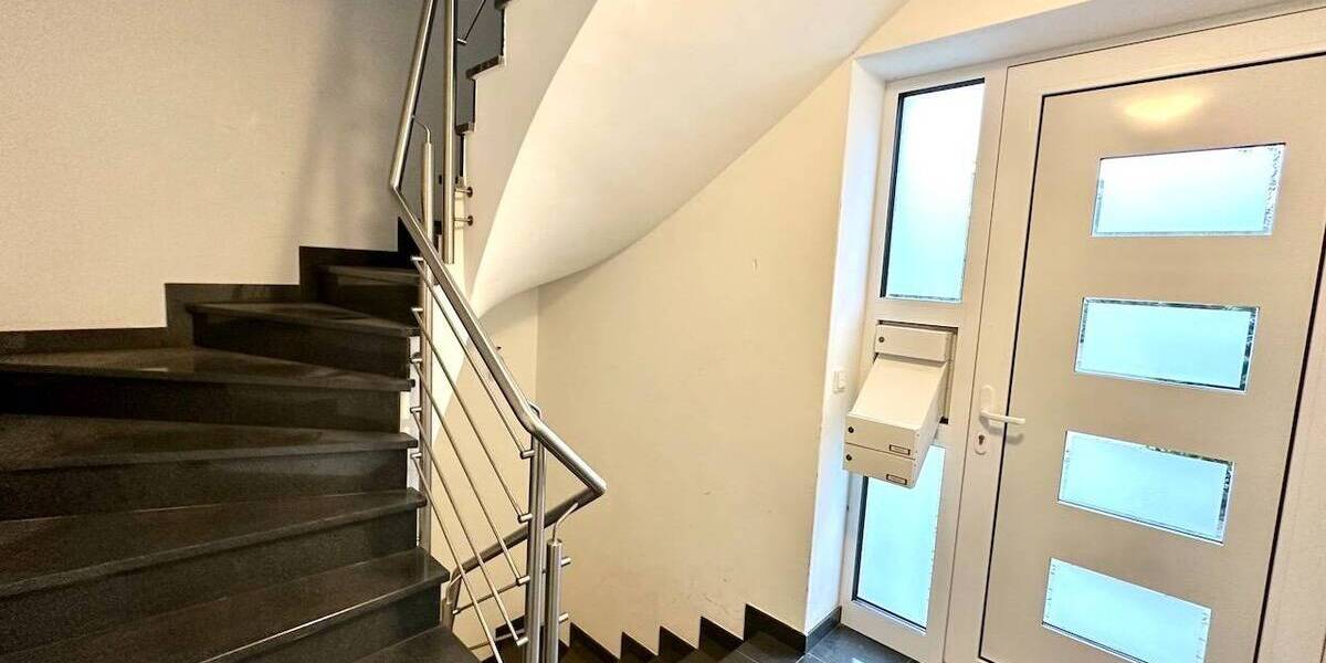 Einfamilienhaus Neuss Stadionviertel - 7 Zimmer, 255 m&sup2;, 998.000&euro; | Angebot:26657257
