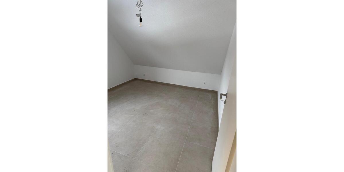 Dachgeschoßwohnung Hückelhoven - 2 Zimmer, 45 m&sup2;, 700&euro; | Angebot:25931887