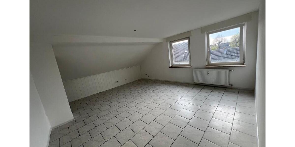 Dachgeschoßwohnung Grevenbroich - 5 Zimmer, 95 m&sup2;, 1.012&euro; | Angebot:26636782