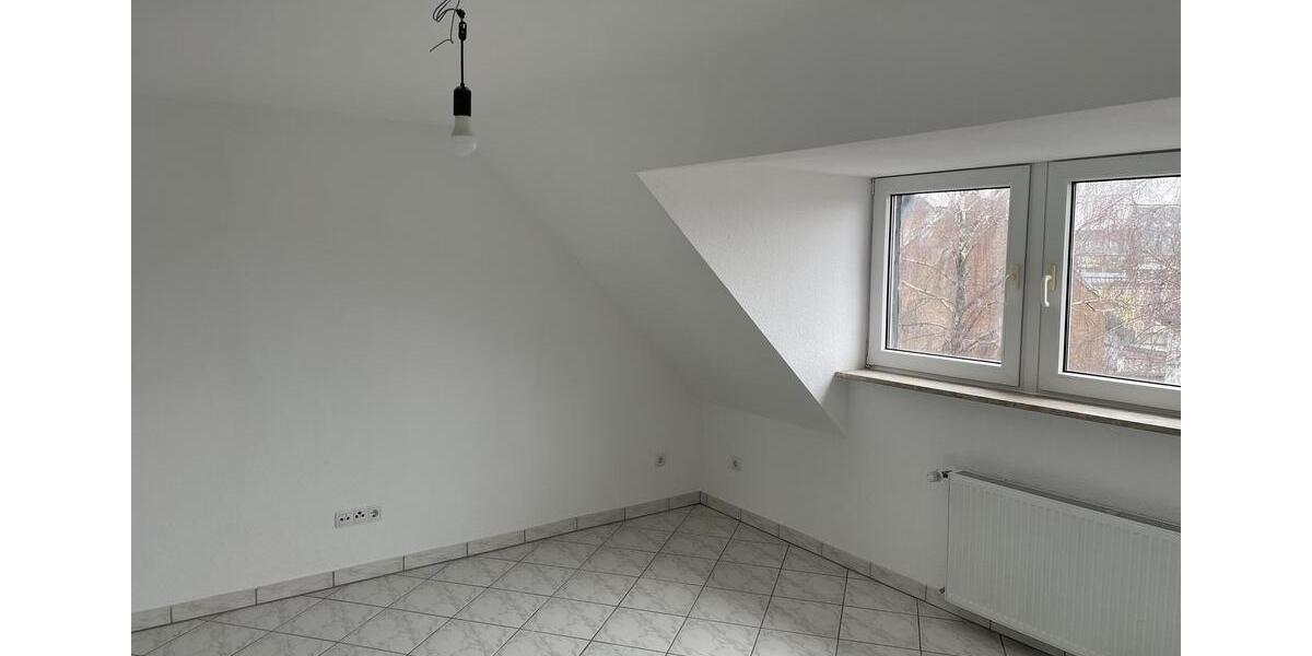 Dachgeschoßwohnung Krefeld - 3 Zimmer, 63 m&sup2;, 625&euro; | Angebot:25648687