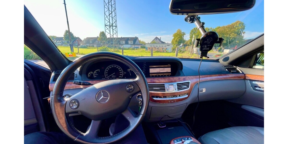 Mercedes-Benz S 500 242.000 km 11.499 &euro; Düsseldorf 40213