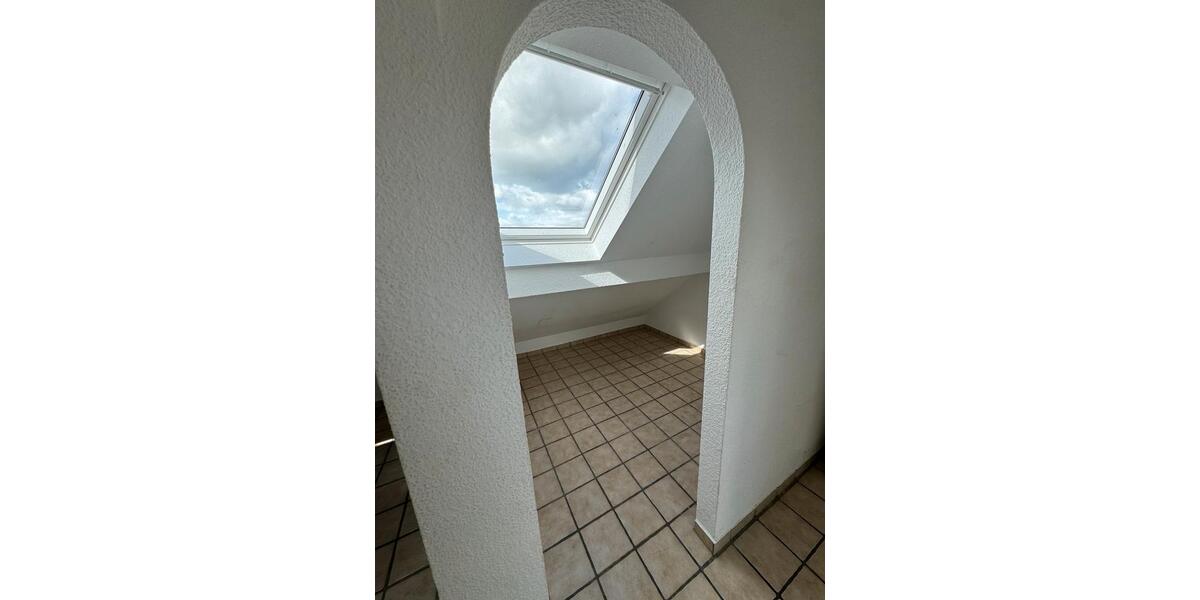 Dachgeschoßwohnung Mönchengladbach Nord - 1 Zimmer, 30 m&sup2;, 400&euro; | Angebot:26021447