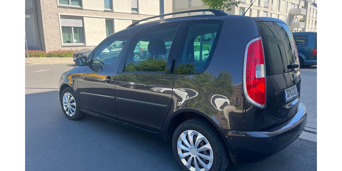 Skoda Roomster 188.000 km 2.999 &euro; Düsseldorf 40595