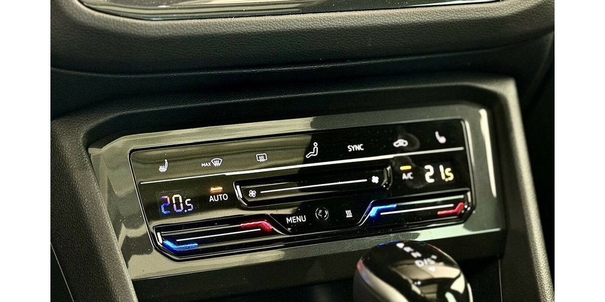 VW Tiguan R-Line / Pano / Kamera / KeylessGO 29.000 km 40.990 &euro; Mönchengladbach 41066