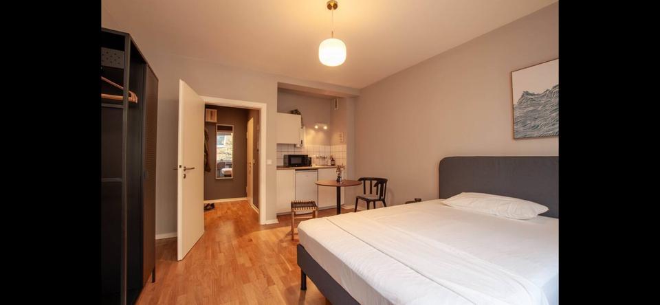 Etagenwohnung Düsseldorf Stadtbezirk 3 - 1 Zimmer, 30 m&sup2;, 1.080&euro; | Angebot:25993006