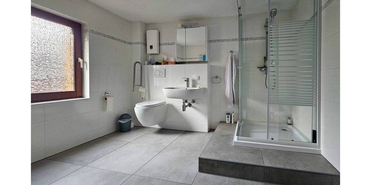 Einfamilienhaus Viersen Rahser - 8 Zimmer, 240 m&sup2;, 250.000&euro; | Angebot:26644037