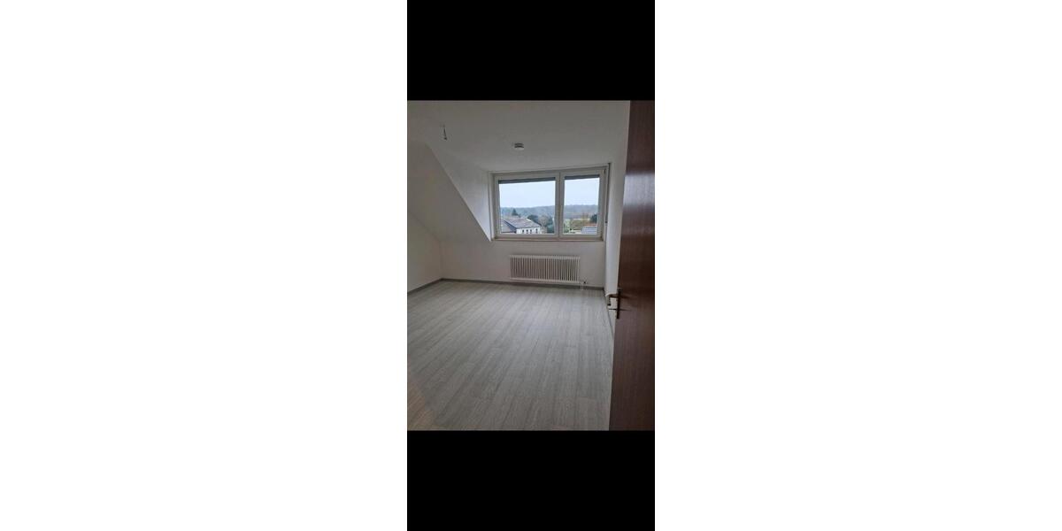 Dachgeschoßwohnung Korschenbroich - 4 Zimmer, 80 m&sup2;, 660&euro; | Angebot:26549863
