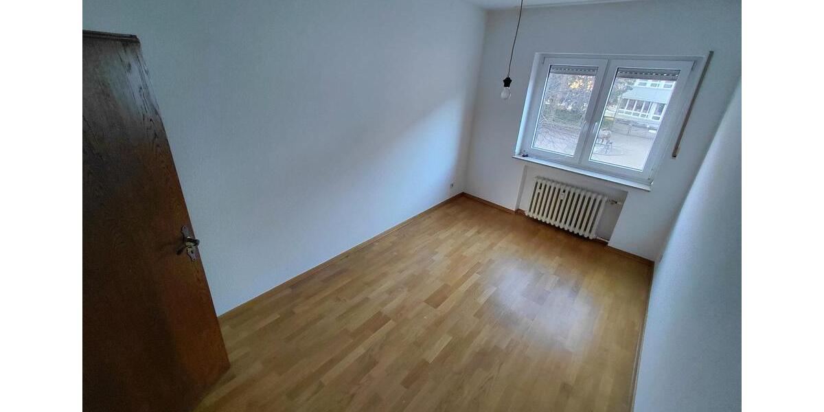 Etagenwohnung Mönchengladbach West - 3 Zimmer, 150 m&sup2;, 1.200&euro; | Angebot:24625176