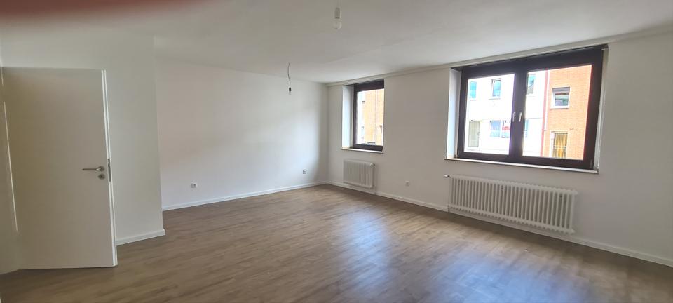 Erdgeschoßwohnung Mönchengladbach - 2 Zimmer, 83 m&sup2;, 830&euro; | Angebot:25884330
