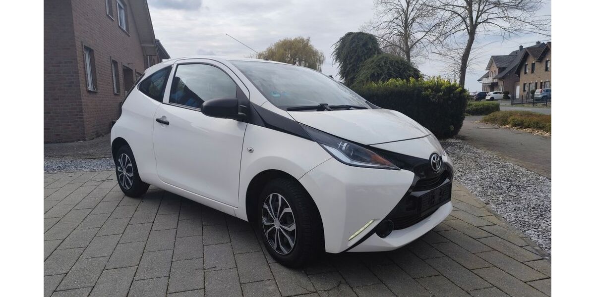 Toyota Aygo (X) 198.000 km 3.750 &euro; Heinsberg 52525
