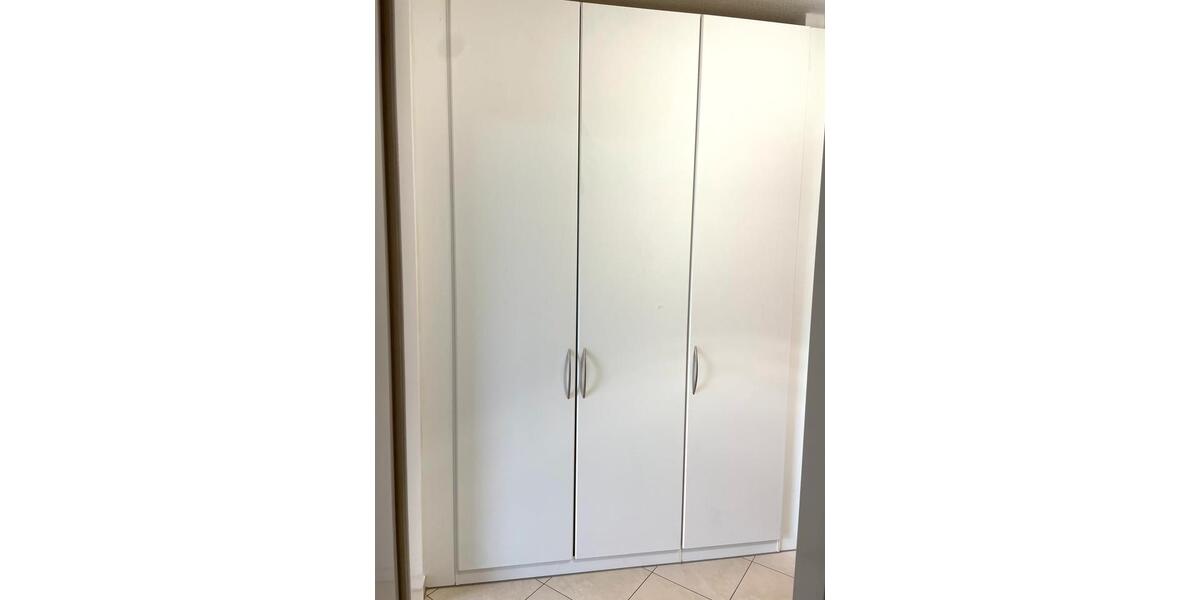 Etagenwohnung Neuss - 1 Zimmer, 35 m&sup2;, 990&euro; | Angebot:26020346