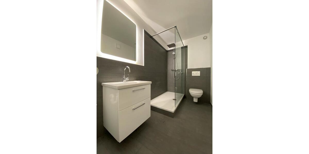 Etagenwohnung Düsseldorf Lörick - 2 Zimmer, 70 m&sup2;, 1.500&euro; | Angebot:26031713