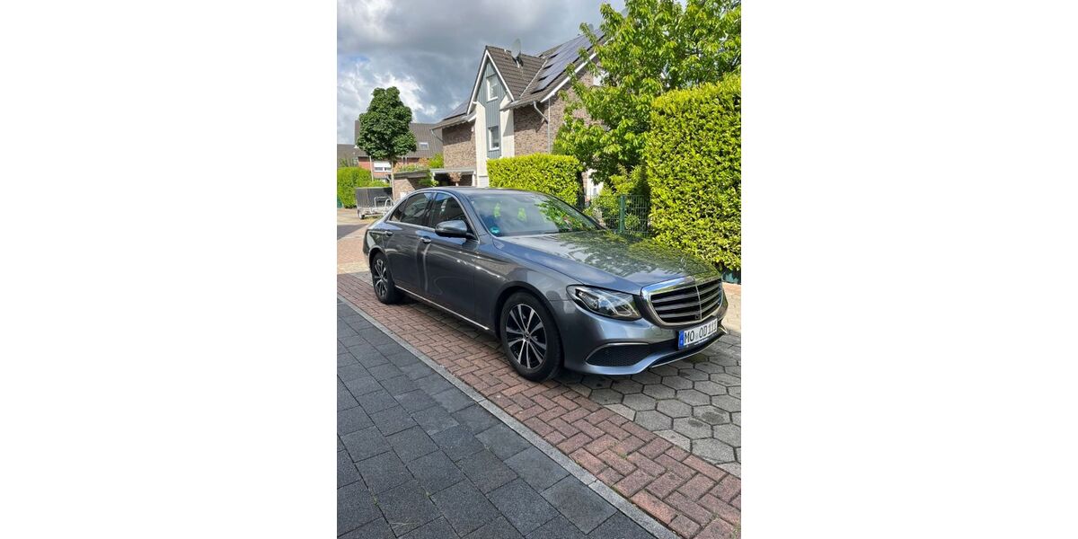Mercedes-Benz E 220 128.965 km 28.950 &euro; Moers 47443
