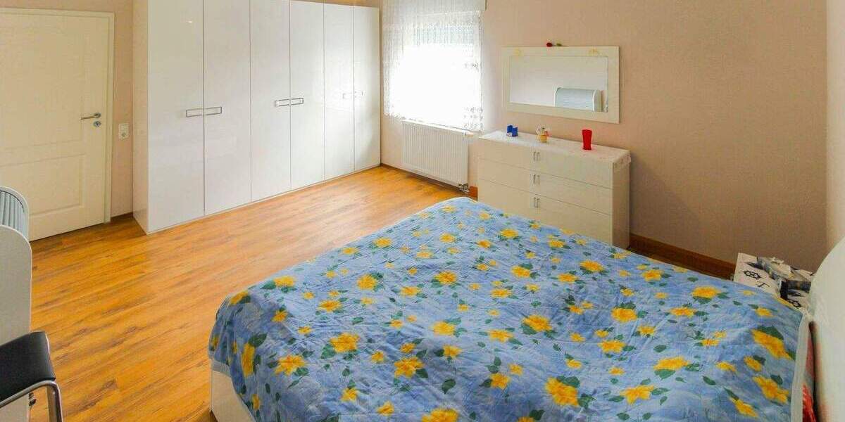 Reihenmittelhaus Heinsberg Oberbruch - 6 Zimmer, 172 m&sup2;, 280.000&euro; | Angebot:25690211