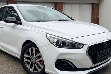 Hyundai i30 122.000 km 8.450 &euro; Mönchengladbach 41061