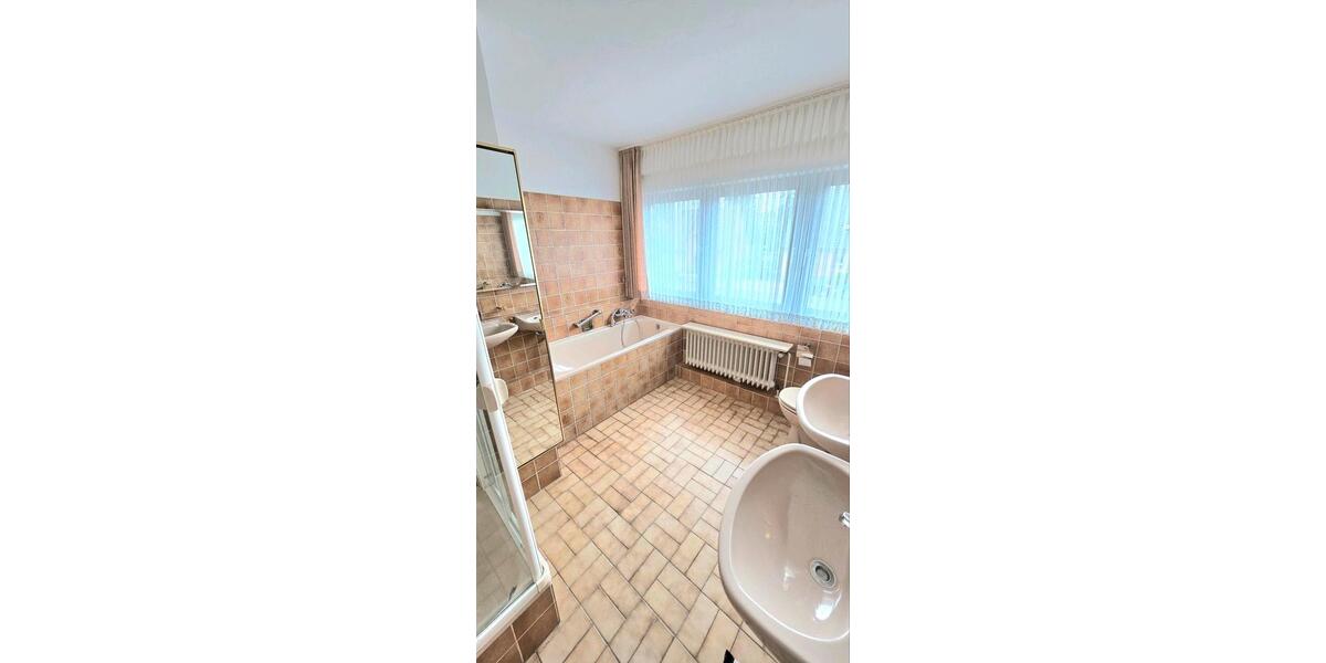 Reihenhaus Krefeld Benrad - 4 Zimmer, 125 m&sup2;, 1.500&euro; | Angebot:26623925