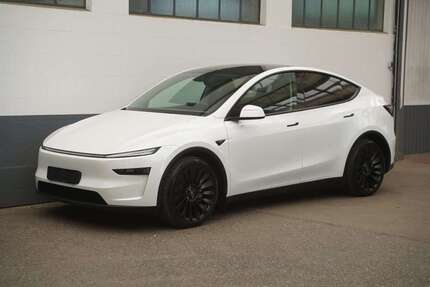 Tesla Model Y 4.732 km 59.950 &euro; Mönchengladbach 41236