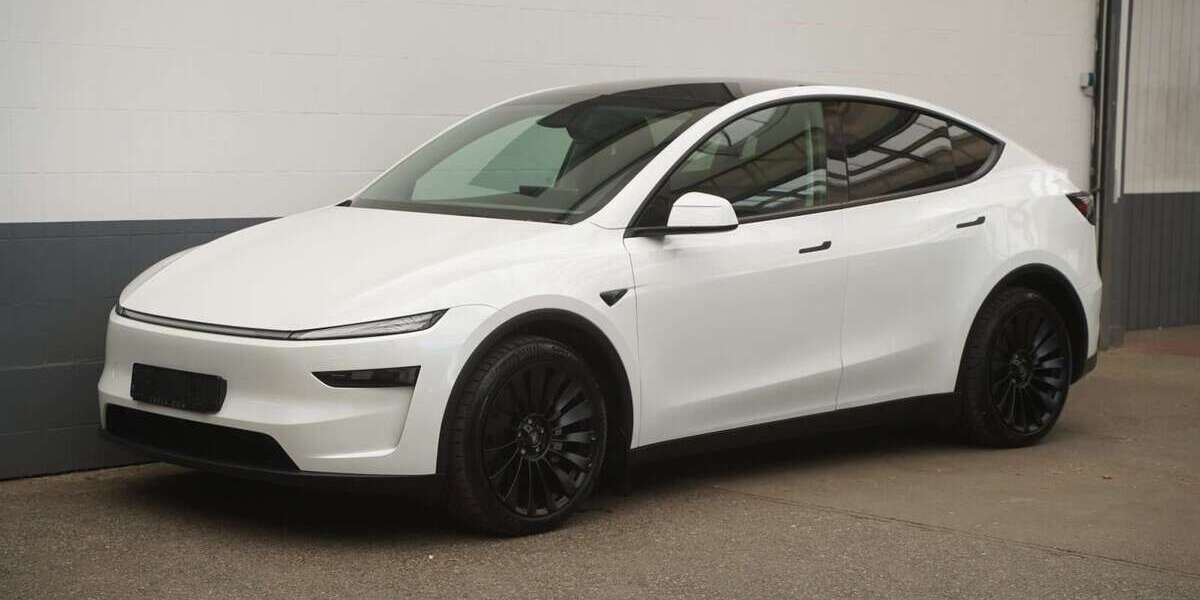 Tesla Model Y 4.732 km 59.950 &euro; Mönchengladbach 41236