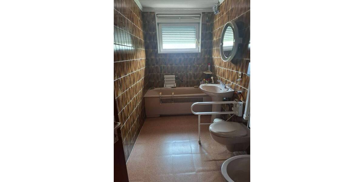 Mehrfamilienhaus, Wohnhaus Moers Kapellen-Mitte - 449.000&euro; | Angebot:25667465