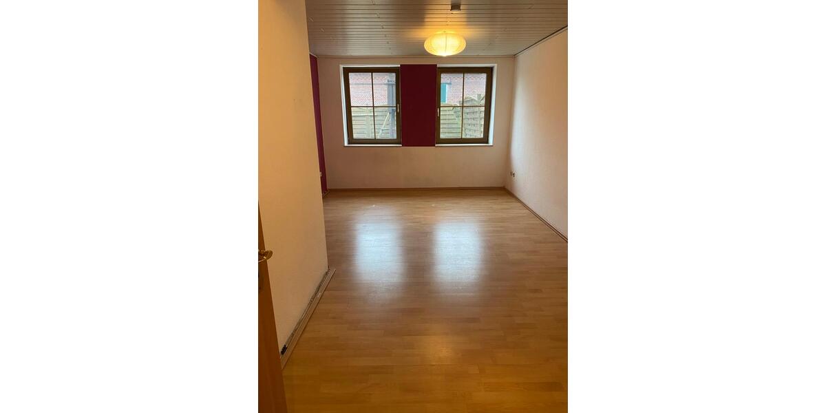 Erdgeschoßwohnung Straelen - 3 Zimmer, 125 m&sup2;, 1.000&euro; | Angebot:26604532