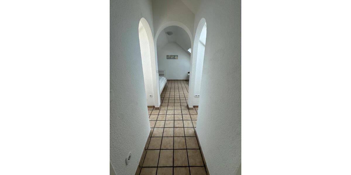 Dachgeschoßwohnung Mönchengladbach Nord - 1 Zimmer, 30 m&sup2;, 400&euro; | Angebot:26021447