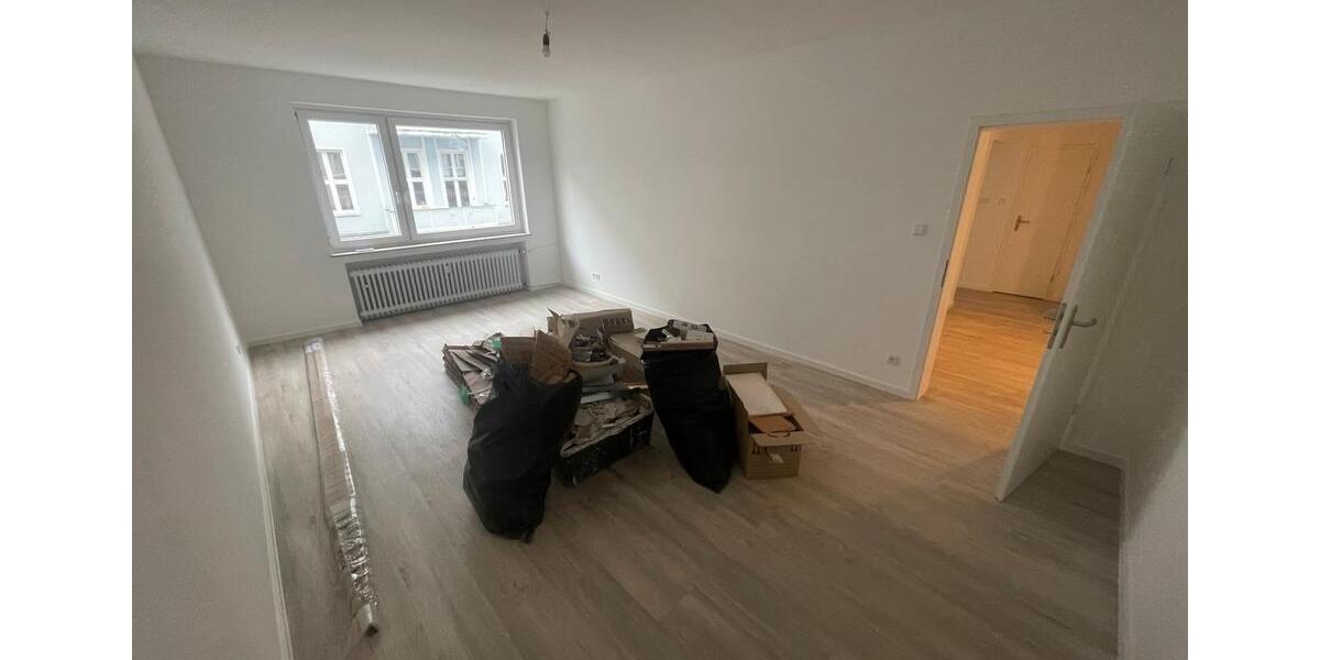 Etagenwohnung Düsseldorf Stadtmitte - 1 Zimmer, 120 m&sup2;, 737&euro; | Angebot:25718233