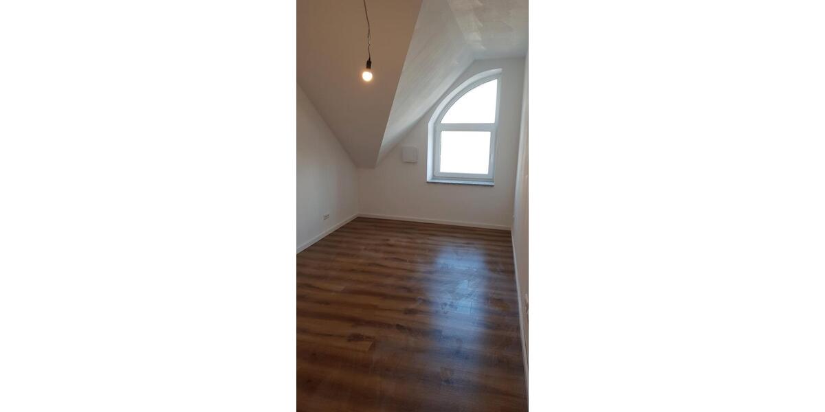 Dachgeschoßwohnung Viersen - 2 Zimmer, 60 m&sup2;, 690&euro; | Angebot:26552458