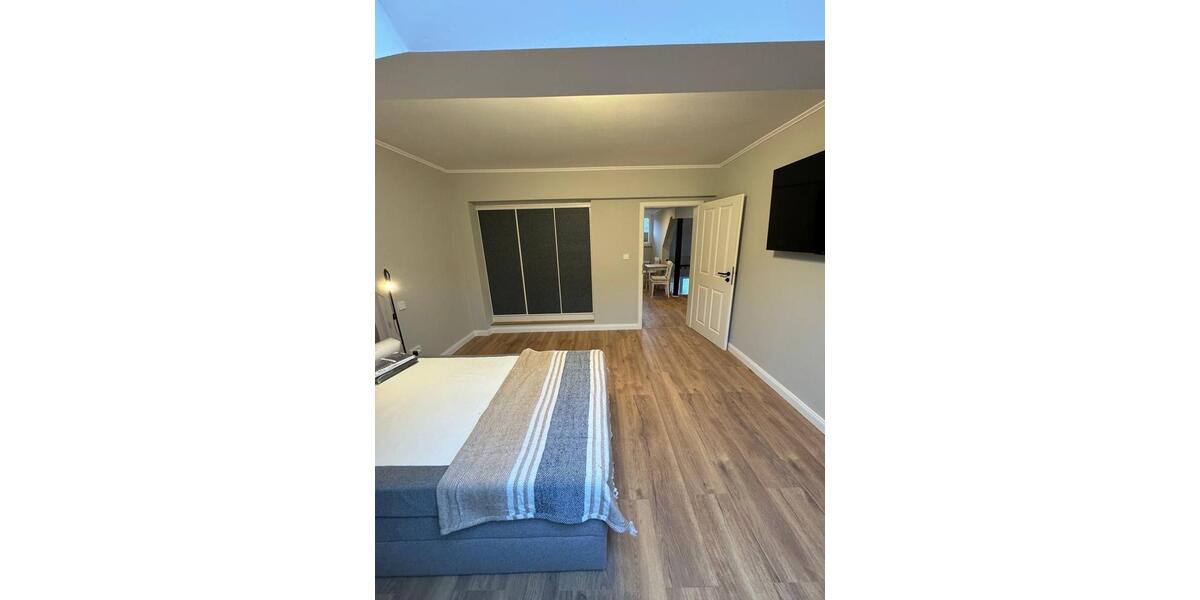 Dachgeschoßwohnung Neuss - 2 Zimmer, 45 m&sup2;, 900&euro; | Angebot:26480009