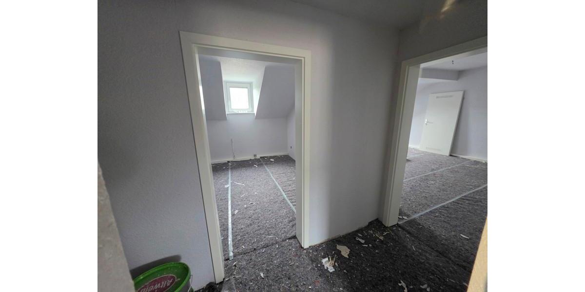 Dachgeschoßwohnung Düsseldorf Oberbilk - 4.5 Zimmer, 100 m&sup2;, 1.190&euro; | Angebot:25750079