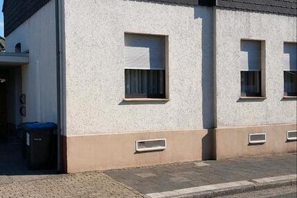 Wohnung Moers Schwafheim - 4 Zimmer, 111 m&sup2;, 950&euro; | Angebot:25935339