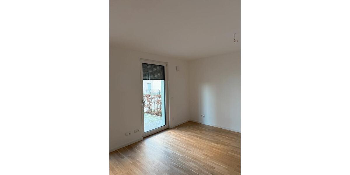 Erdgeschoßwohnung Mönchengladbach Nord - 1 Zimmer, 38 m&sup2;, 725&euro; | Angebot:25784102