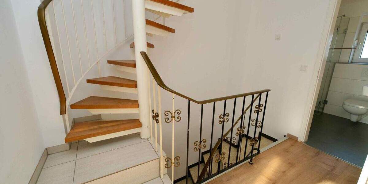 Reihenmittelhaus Neuss Weckhoven - 5 Zimmer, 120 m&sup2;, 419.000&euro; | Angebot:25779398