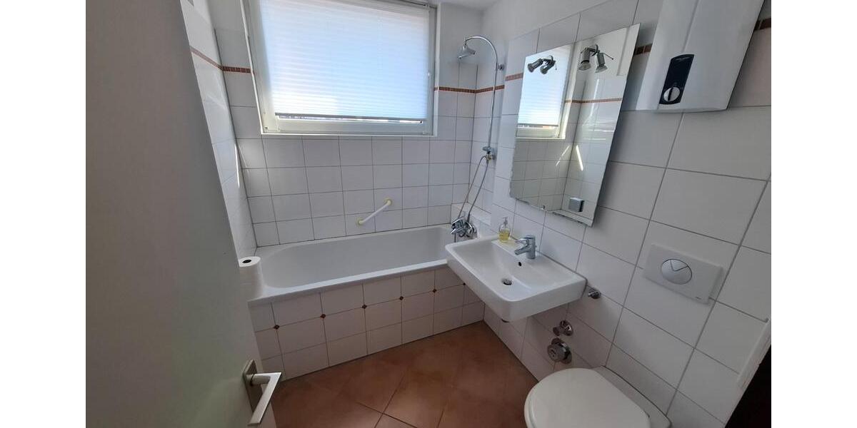 Etagenwohnung Neuss - 2.5 Zimmer, 76 m&sup2;, 219.000&euro; | Angebot:26577374