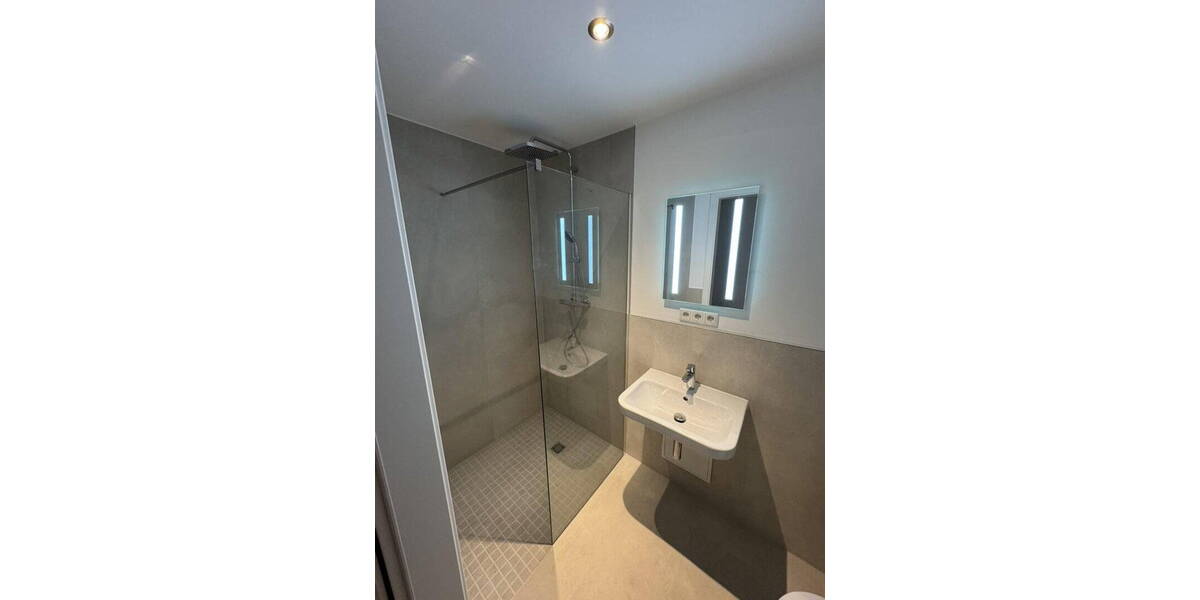 Etagenwohnung Düsseldorf Stadtmitte - 2 Zimmer, 33 m&sup2;, 975&euro; | Angebot:26654597