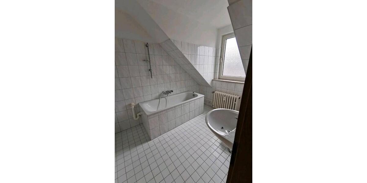 Dachgeschoßwohnung Geldern - 5 Zimmer, 110 m&sup2;, 1.250&euro; | Angebot:26549872