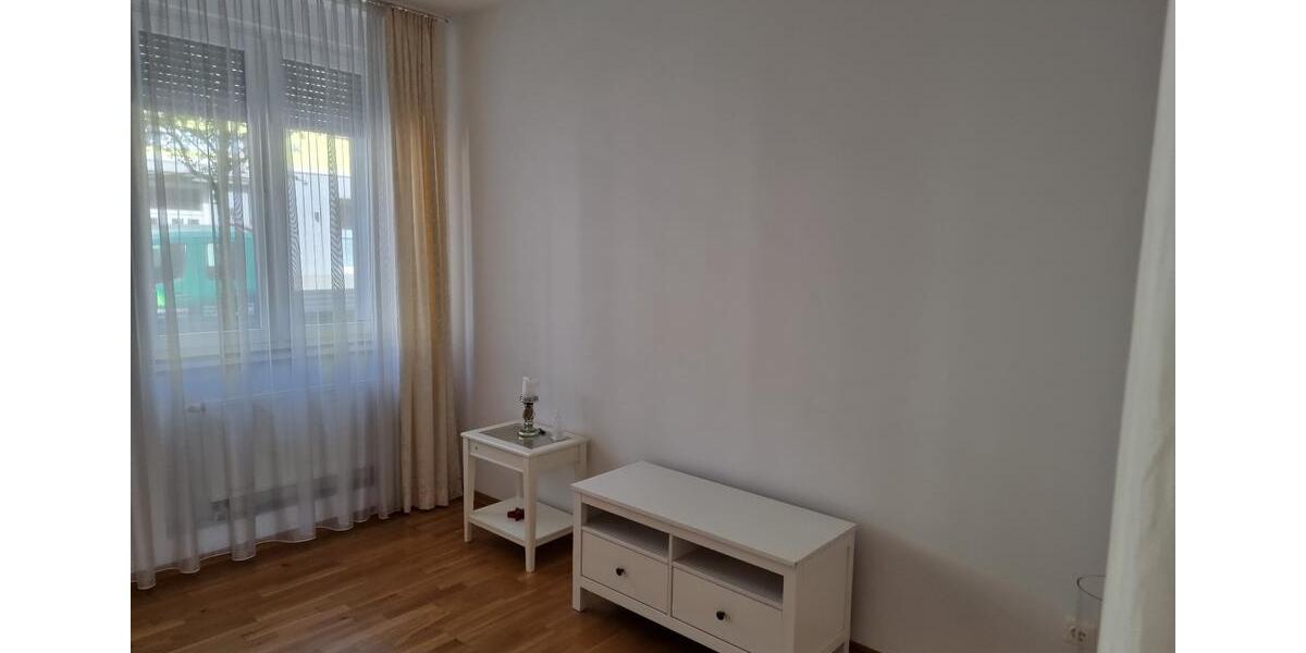 Erdgeschoßwohnung Krefeld - 2 Zimmer, 53 m&sup2;, 526&euro; | Angebot:25858787