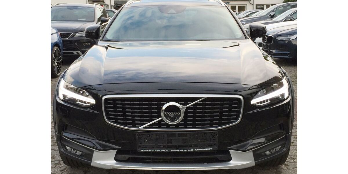 Volvo V90 Cross Country 53.924 km 25.998 &euro; Mönchengladbach 41063