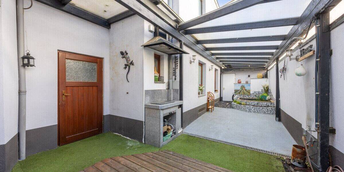 Reihenmittelhaus Krefeld Stadtmitte - 5 Zimmer, 132 m&sup2;, 295.000&euro; | Angebot:26798740